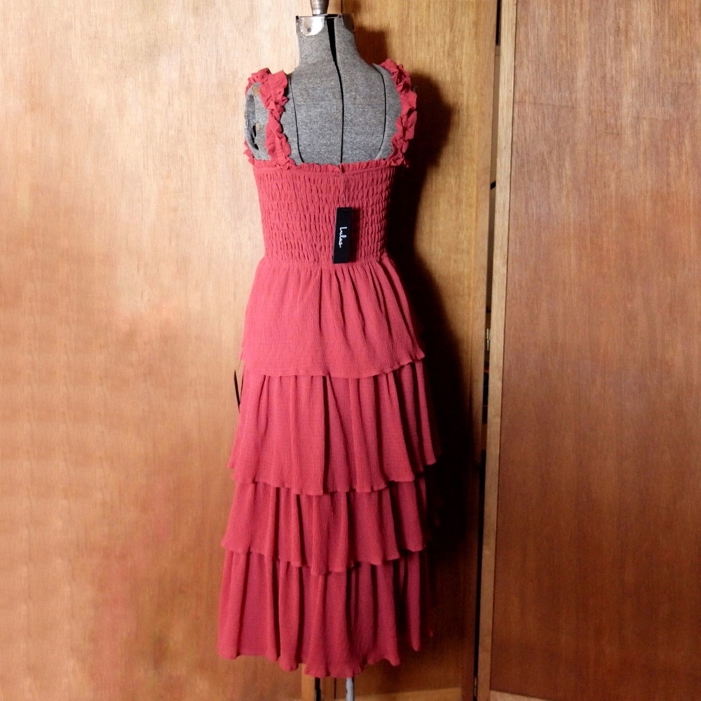 NWT Lulu’s Tiered Midi Dress - Picture 7 of 16